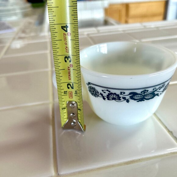 Pyrex Corelle Old Town Blue Onion Milk Glass Coffee/Tea cup/Mug Single - Picture 7 of 9